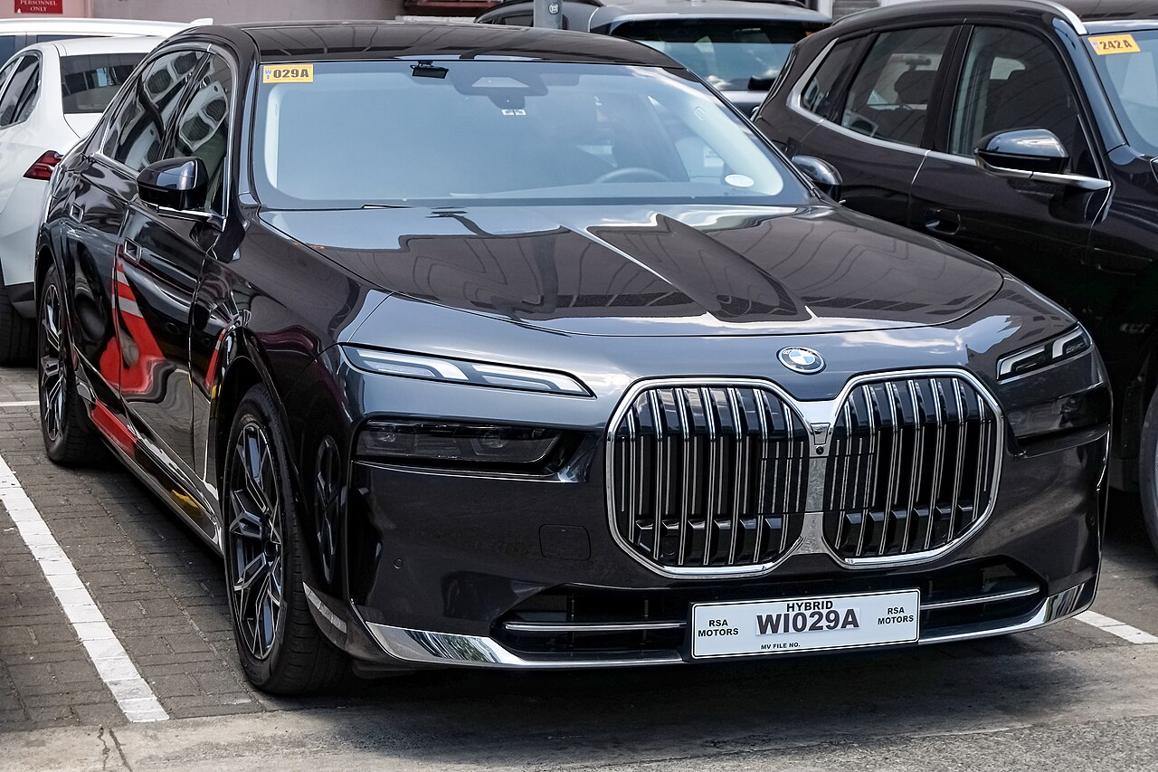 BMW 7 Series 2025 luxury rental Istanbul black