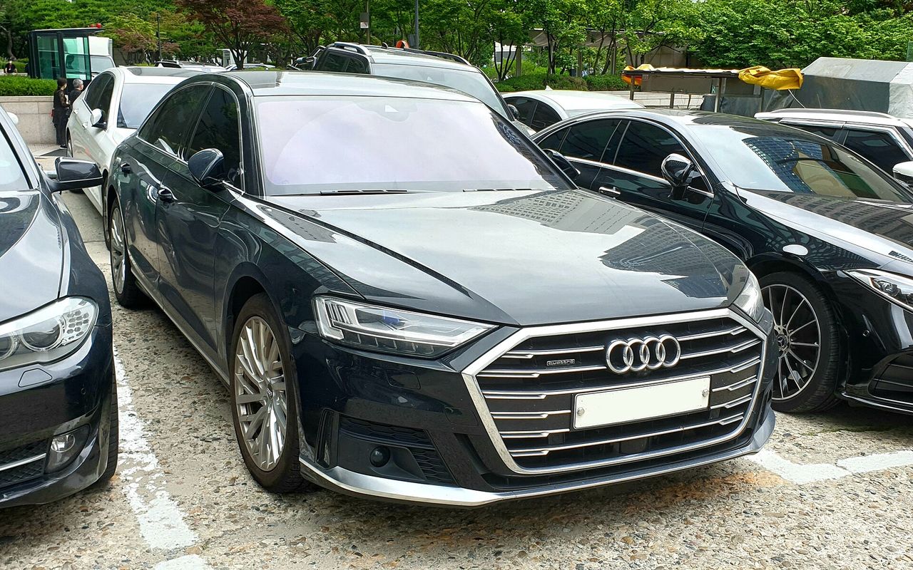 Audi A8 L 2025 luxury rental Istanbul black
