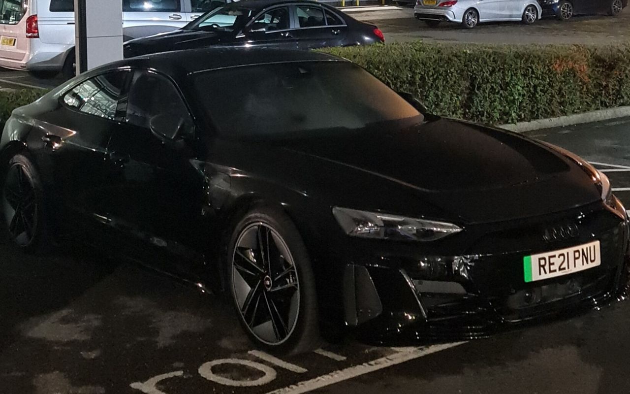 Audi e-tron GT 2025 luxury rental Istanbul black