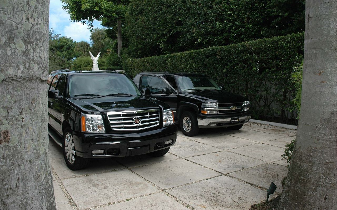 Cadillac Escalade 2025 luxury rental Istanbul black