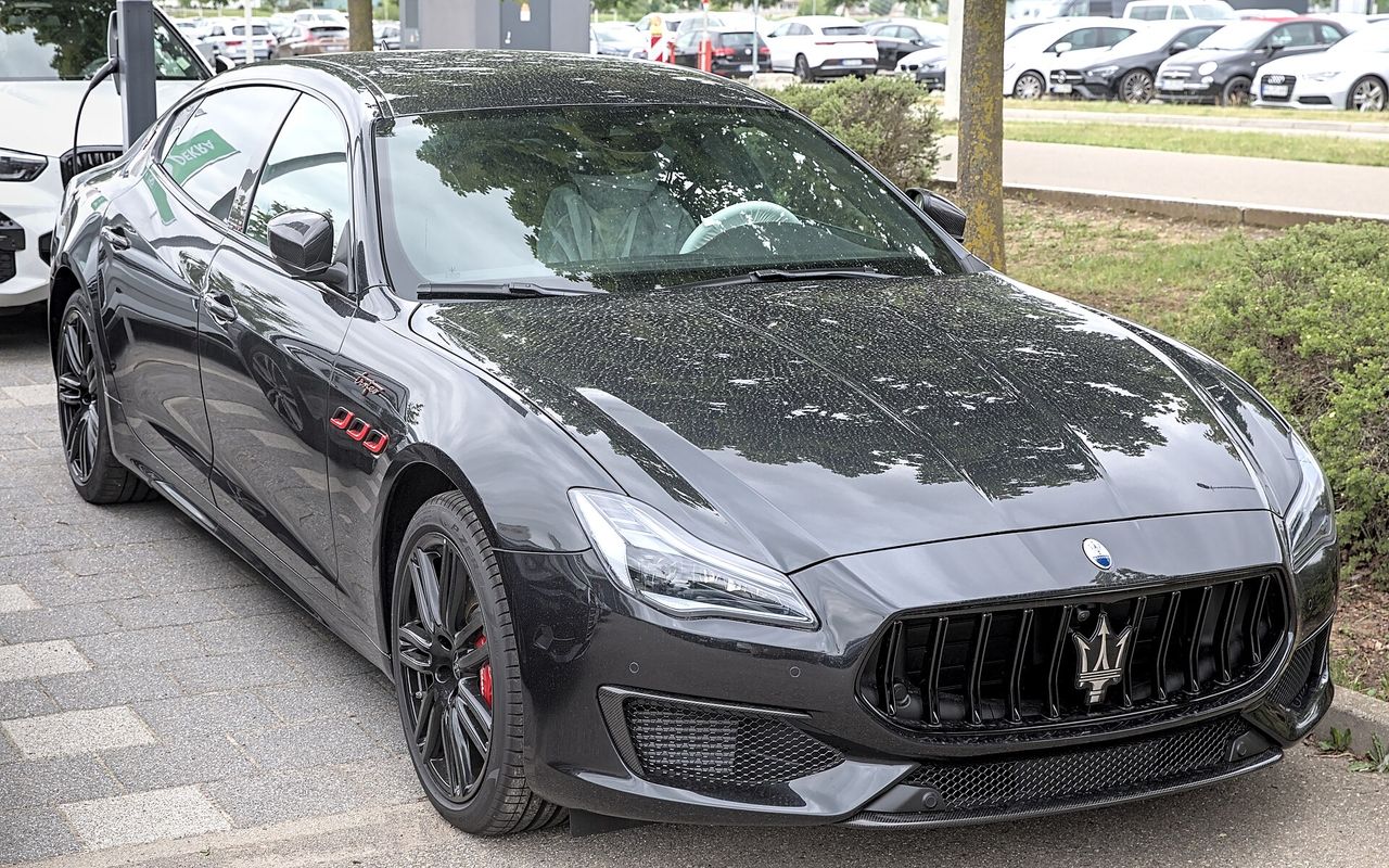 Maserati Quattroporte 2025 luxury rental Istanbul black