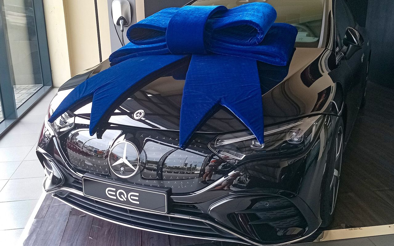 Mercedes EQE 2025 luxury rental Istanbul black