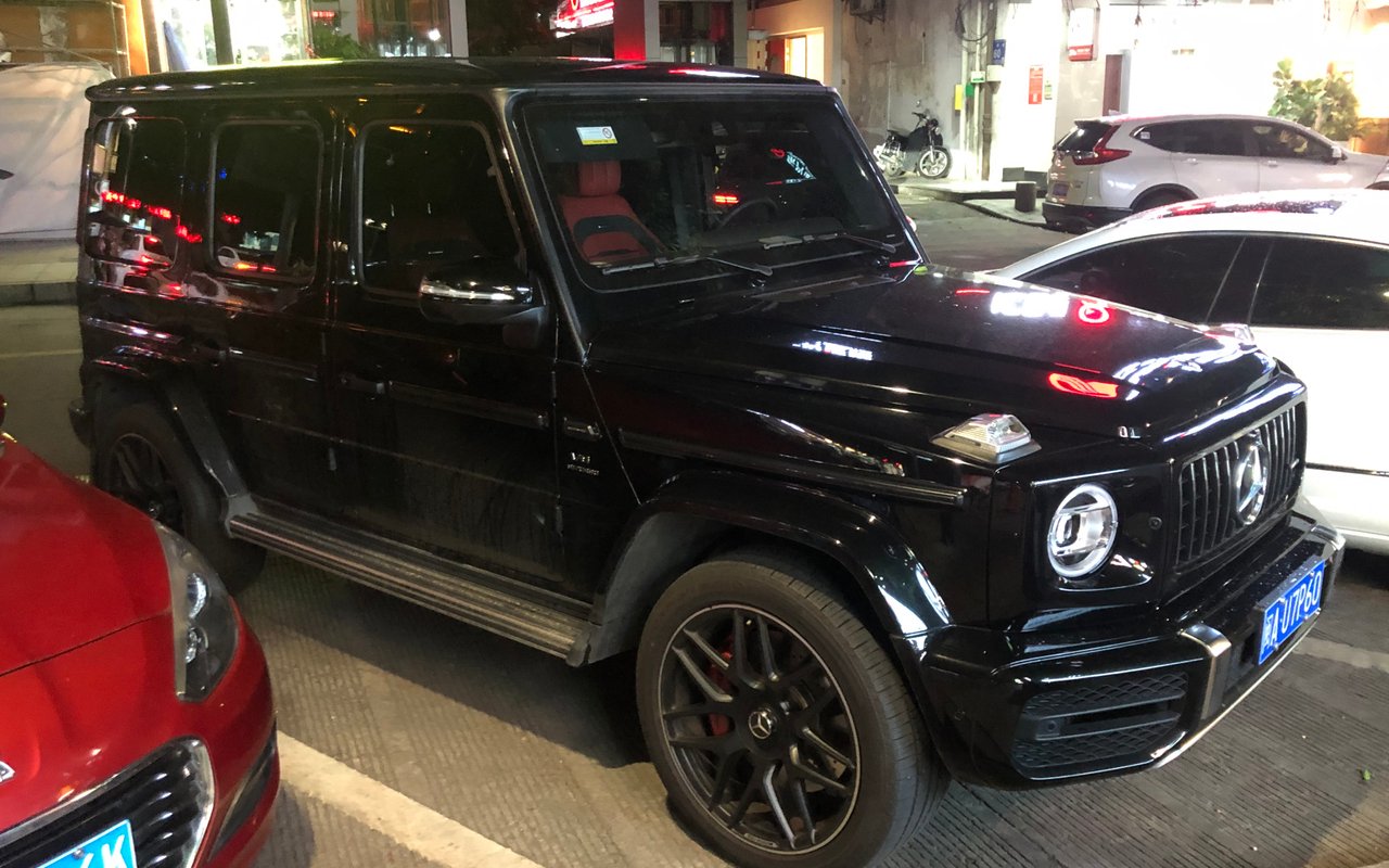 Mercedes G 580 EQ 2025 luxury rental Istanbul black
