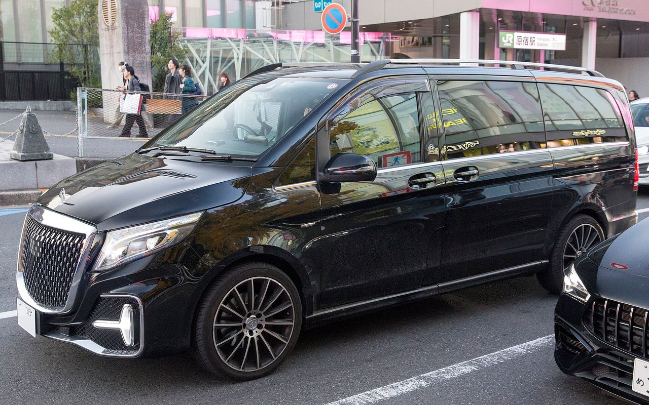 Mercedes V-Class Maybach Edition 2025 luxury rental Istanbul black