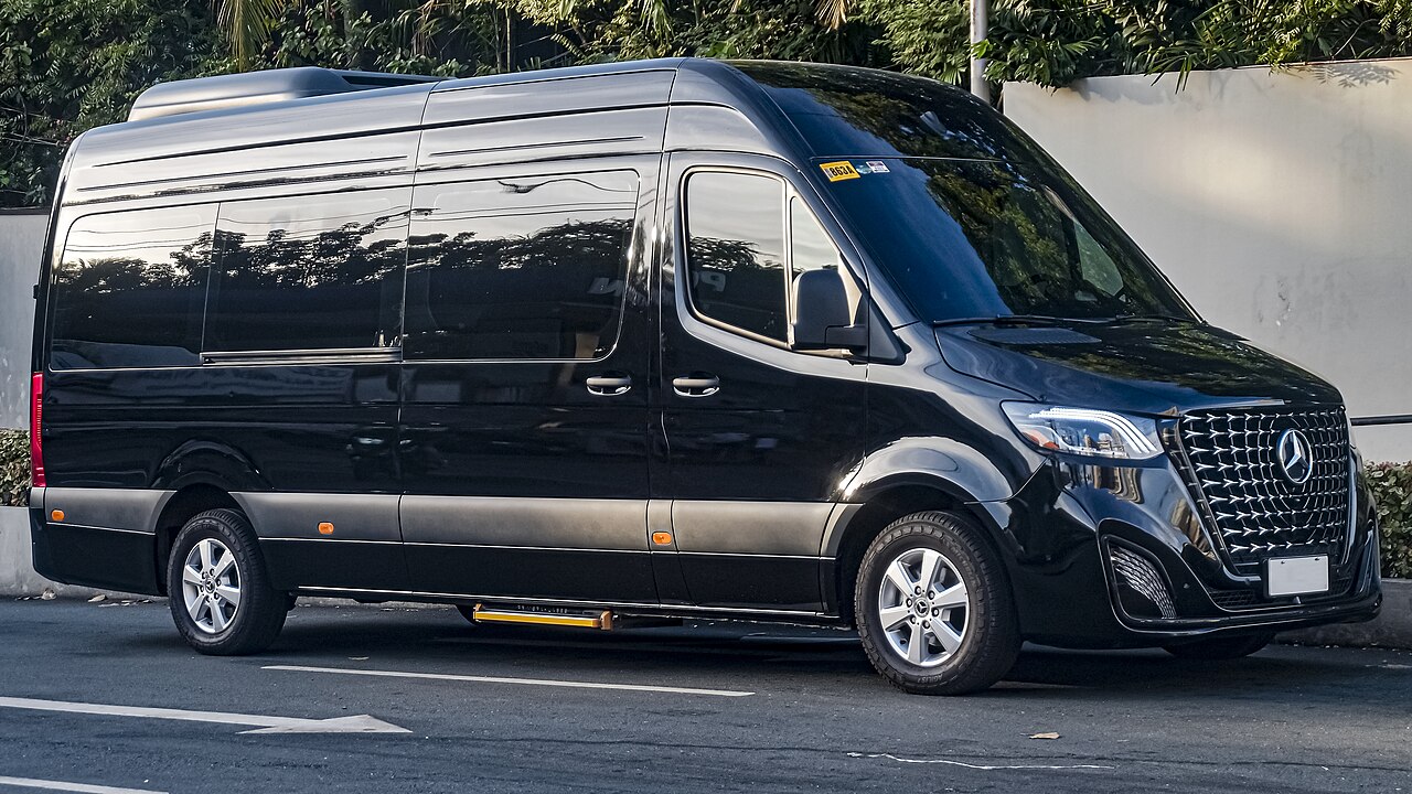 Mercedes VIP Sprinter 2025 luxury rental Istanbul black